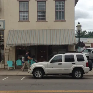 Front entrance. No sign. Only lettering in window.