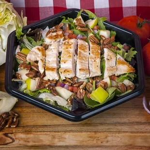 Apple Pecan Salad with Grilled Chicken