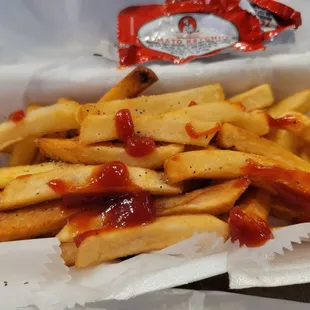 Dined-in, but my fries must have sat covered for at least 20 minutes. They were slightly warm and pretty limp and sad.  02/23/2024