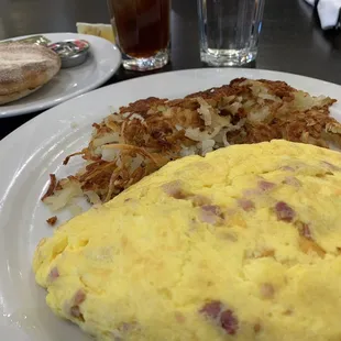 The best omelette on the north shore! Hash browns and English muffin
