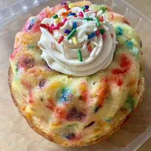 Birthday cake mini Bundt