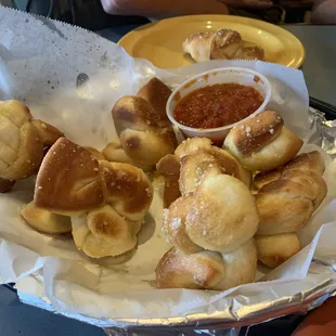 Garlic knots