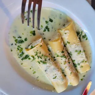 Manicotti w/ Alfredo