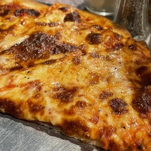 Large tri cheese pizza