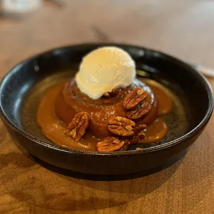 Pecan Sticky Bun with ice cream...holy cow!!