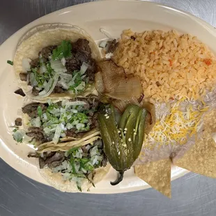 # 9 tres tacos de asada combo
