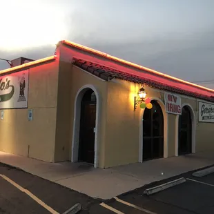 the outside of the restaurant