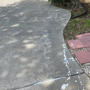 subcontractors did NOT clean up after themselves but the main contractor did come clean it up