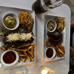 Kraswurt (left) bratswurt (right)