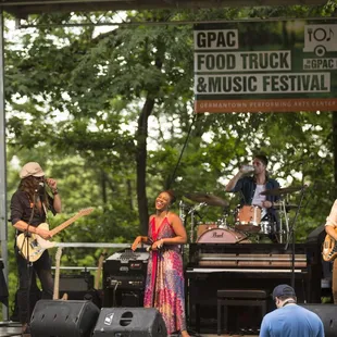 American Idol star Lil Rounds at our Food Truck &amp; Music Festival