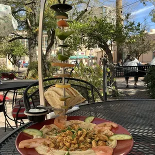 Hummus on point! The extras gotta love this presentation and I actually ate all of it! Delicious food!