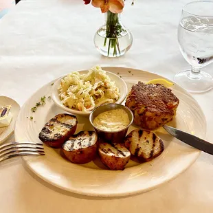 Gertie&apos;s crab cake