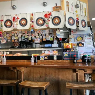 sushi and sashimi, interior