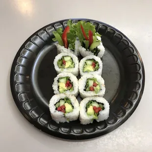 Garden Roll! Green leaf, bell peppers and avocado. Perfect for vegans.