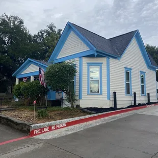 The exterior looks just like a little quaint house