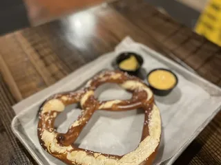 BaseLine Tap House