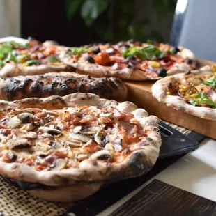 Gezziny's Famous Pizza