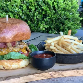 GG's Bistro Burger