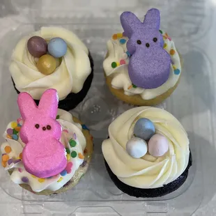 I'm dying of cute!! That purple peep one is MINE!! well and a chocolate one too ;)..confetti and chocolate cream cheese moist AF!