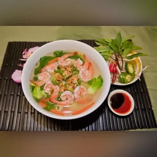 Shrimp noodle soup