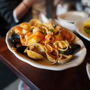 Frutti di Mare Linguine