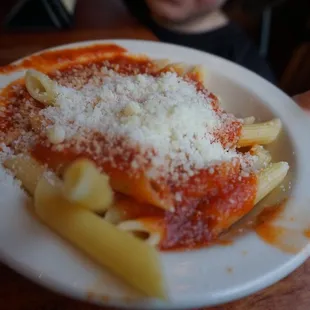 Side of pasta with marinara. Asked for cheese.  Simple but delicious. (5/5)