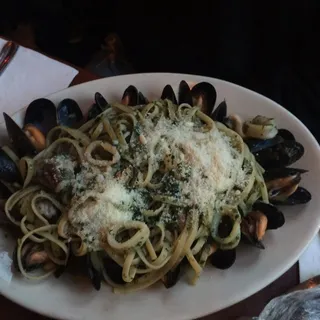 Mussels Linguine