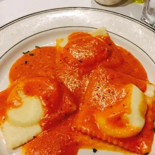 Cheese ravioli with vodka sauce