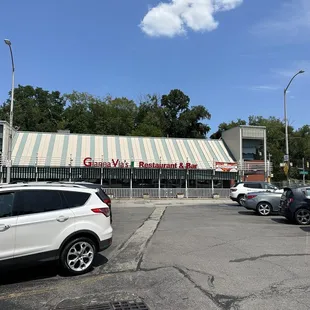 Parking lot &amp; entrance