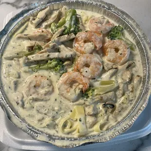 Chicken and shrimp Alfredo w/ broccoli