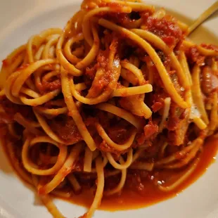Whole wheat linguini with marinara &amp; meatballs. I couldn&apos;t stop saying &quot;Mmm&quot; with each bite!
