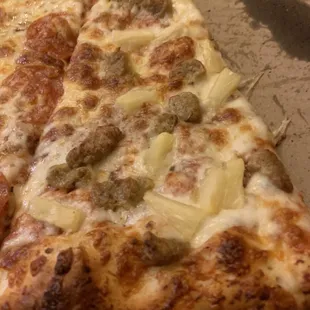 Sausage and pineapple pizza