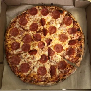 14&quot; size, 1/2&quot; crust, pepperoni