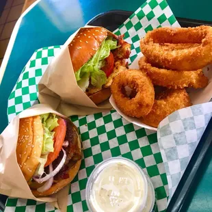 Western bbq burger and grilled chicken sandwich, onion rings were so good!!