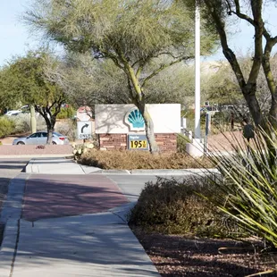 This Giant/Shell usually has great prices on gas and is 24hrs