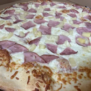 Goooooddddd ham and pineapple pizza