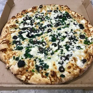 16&quot; Large Mediterranean White Speciality Pizza