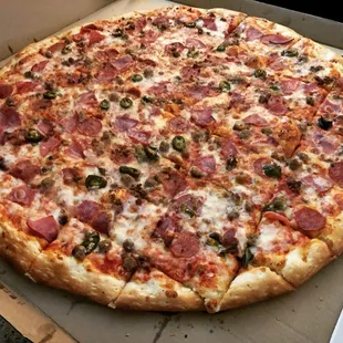 meat lover&apos;s pizza