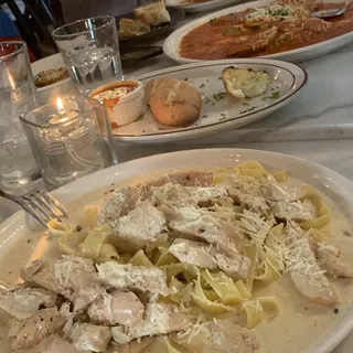 Fettuccine Alfredo