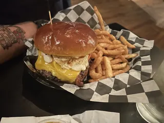 Iron Horse Tavern
