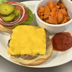 Cheeseburger and carrots