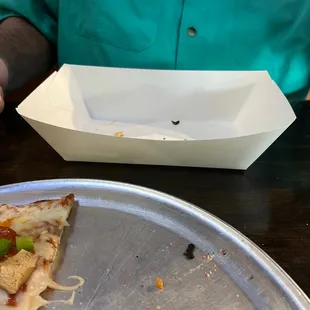 Boat to eat your pizza on.