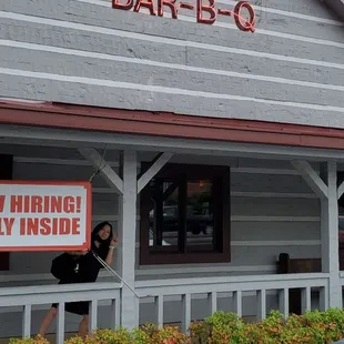 ows the front of the restaurant