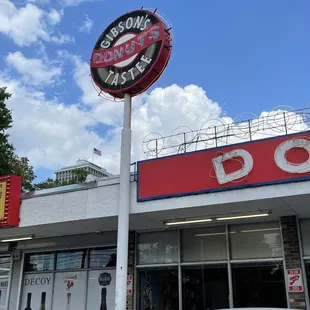 a car parked in front of the store