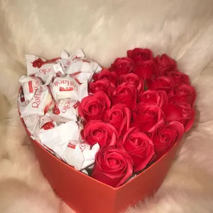 Love you Nina medium box. www.dreamcometrue.us