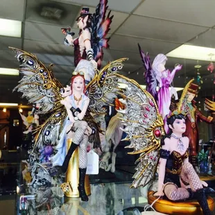 Even Steampunk beauties.