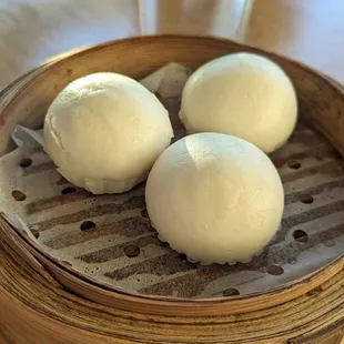 Egg custard buns