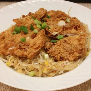 Gai Grob Pad Thai