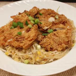 Gai Grob Pad Thai