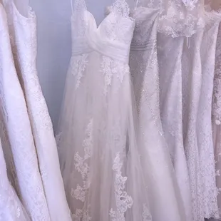 Petunia by Pronovias